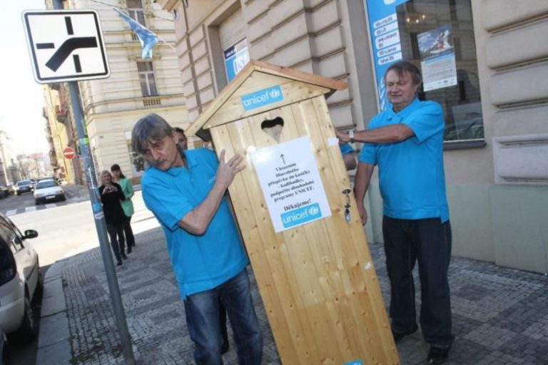 Nejdelší fronta na záchod