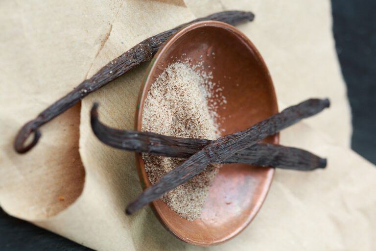 Vanilka: jak se liší vanilínový cukr a vanilkový lusk Vanilka: jak se liší vanilínový cukr a vanilkový lusk