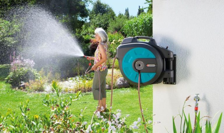 Pohodlné zalévání bez špinavých rukou od navíjení hadice