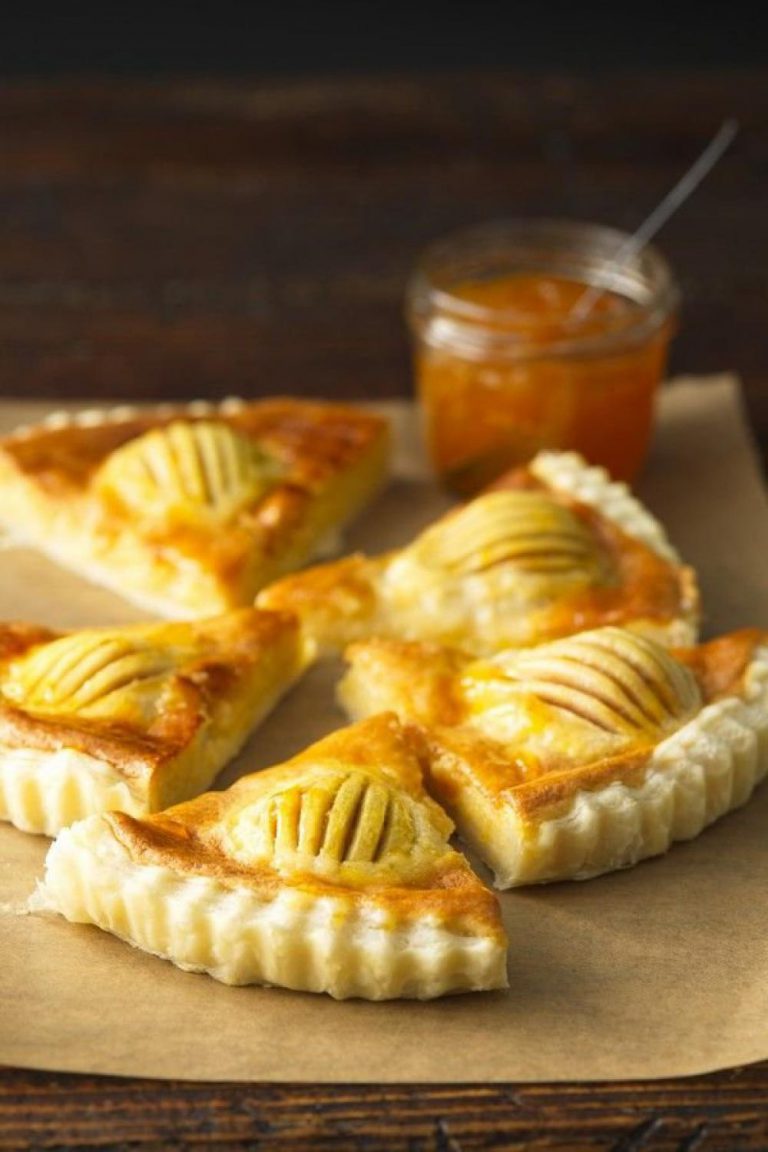 Frangipane tart s hruškami Frangipane tart s hruškami