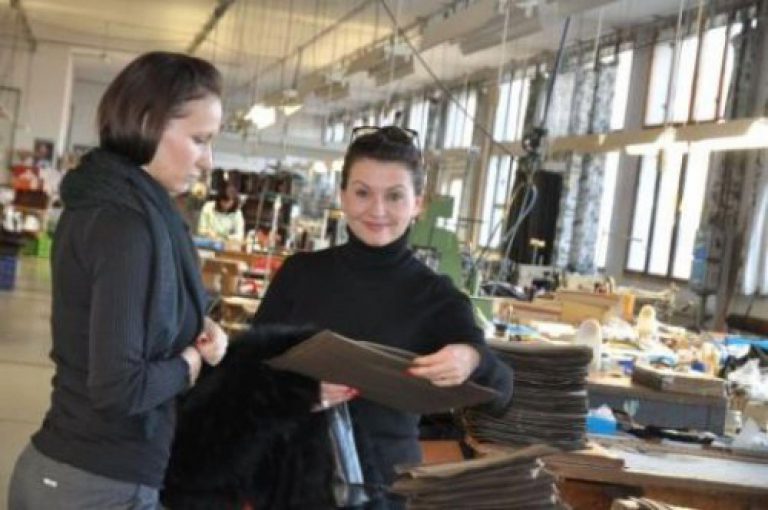 Herečka Dana Morávková pracuje v továrně