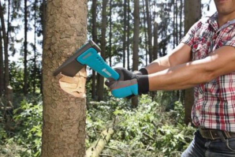 Sekání dříví na zimu: žádná námaha s novými sekerami Gardena