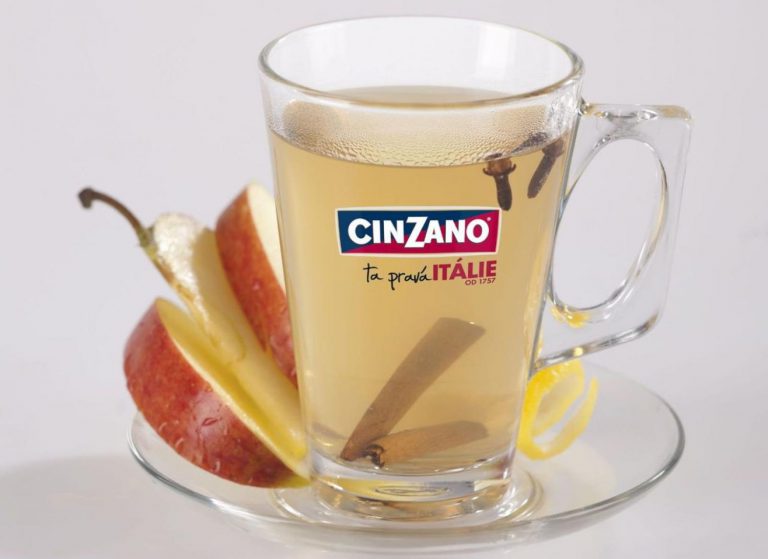 Zahřejte se horkým Cinzano drinkem