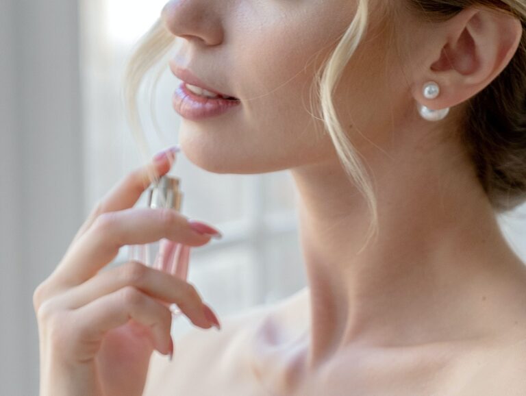 Jak si vybrat parfém na zimu: lépe vyniknou silnější vonné tóny Jak si vybrat vůni podle příležitosti
