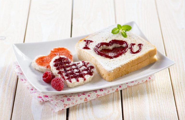 Valentýnský recept: zamilovaný toust s marmeládou Valentýnský recept: zamilovaný toust s marmeládou