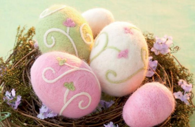 Velikonoční kraslice: plstěné, romantické i zdobené mozaikou