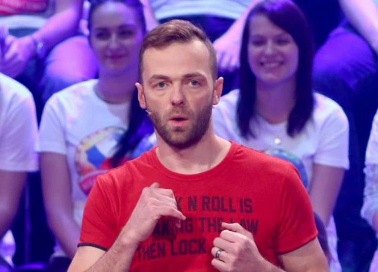 V co věří Lukáš Langmajer?