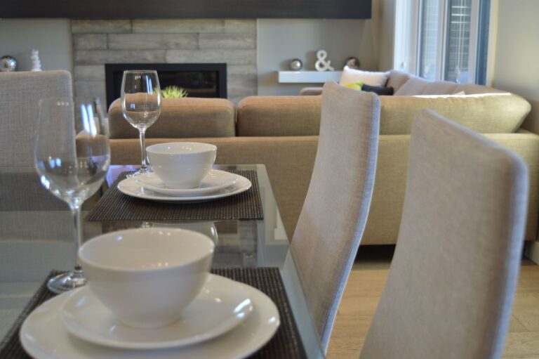 Etiketa stolování: Jak správně prostřít stůl Etiketa stolování: Jak správně prostřít stůl