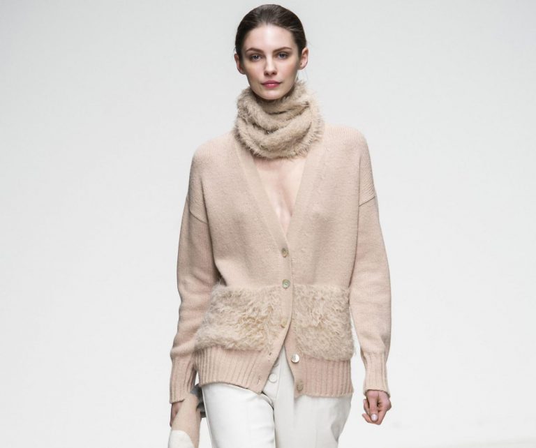 Hřejivé pleteniny: jak správně nosit svetry Hřejivé pleteniny: jak správně nosit svetry