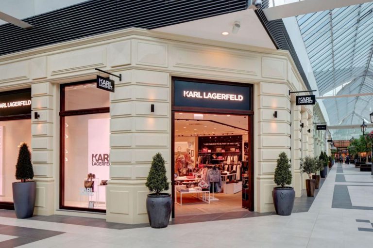 Kde v Praze zakoupit značky jako Karl Lagerfeld, Ralph Lauren či Guess?