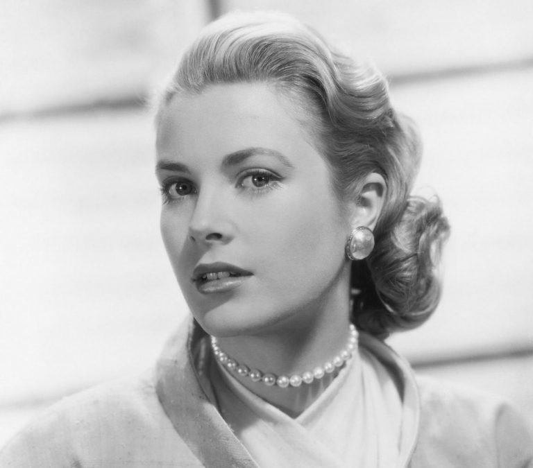 Dopravní nehody a slavné osobnosti: Grace Kelly postihla mrtvice, Falca smetl autobus