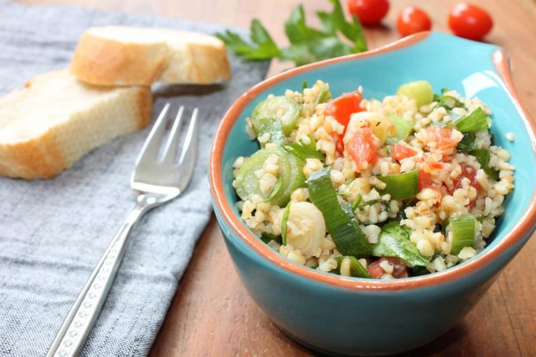 Kuskusový salát s cizrnou Kuskusový salát s cizrnou