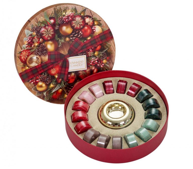 Yankee Candle sada 18 čajových svíček a zlatý svícínek