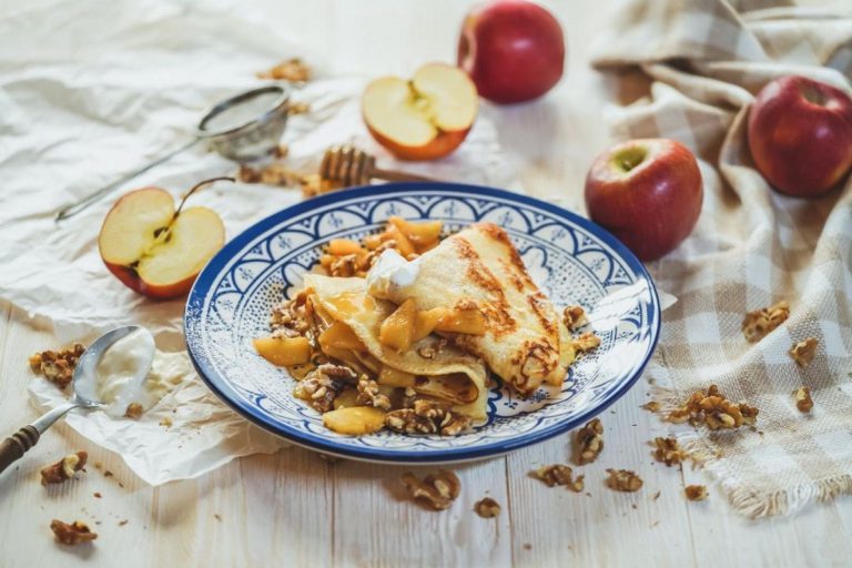 Palačinky s dušenými jablky Palačinky s dušenými jablky