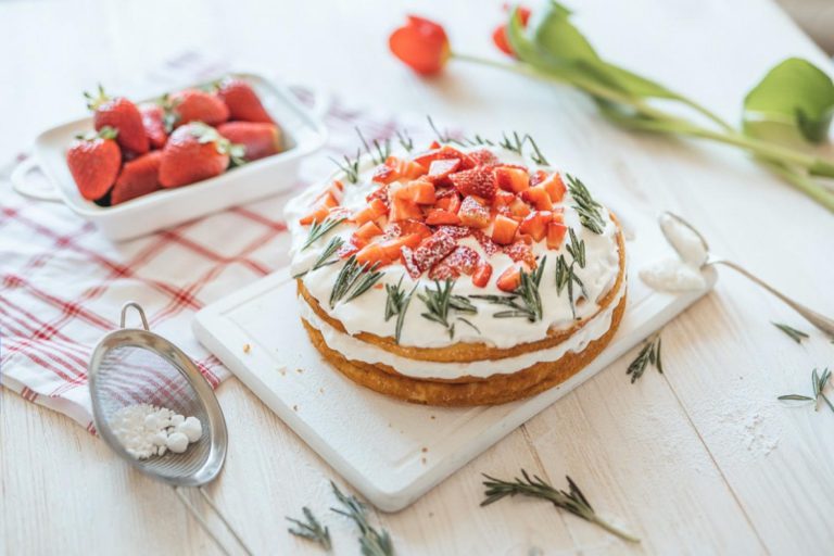 Jogurtový dort s jahodami Jogurtový dort s jahodami