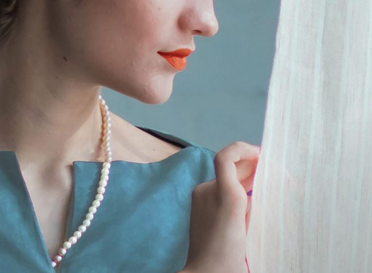 Knižní recenze: Jana Poncarová – Alžběta a Nina Knižní recenze: Jana Poncarová - Alžběta a Nina