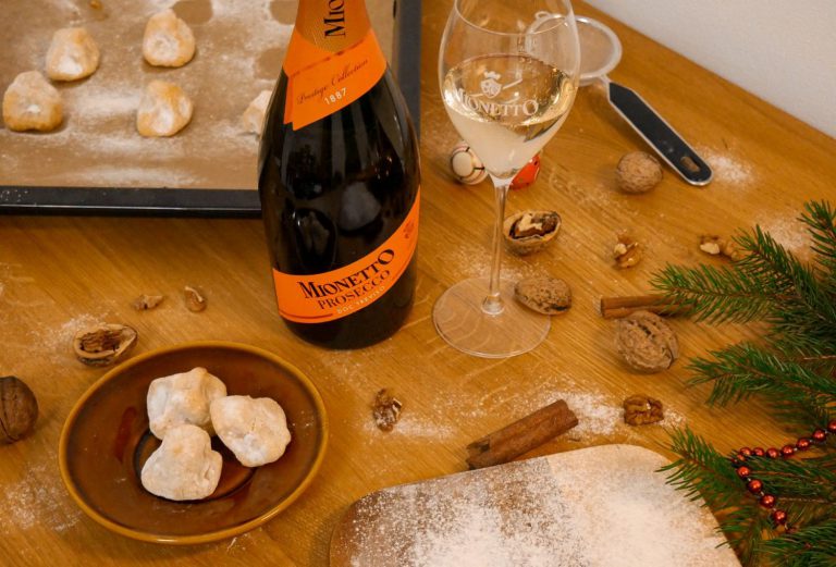 Vánoční cukroví: Mandlové Amaretti Vánoční cukroví: Mandlové Amaretti