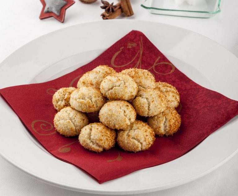 Vánoční cukroví: Ricotto-kokosové kuličky Vánoční cukroví: Ricotto-kokosové kuličky