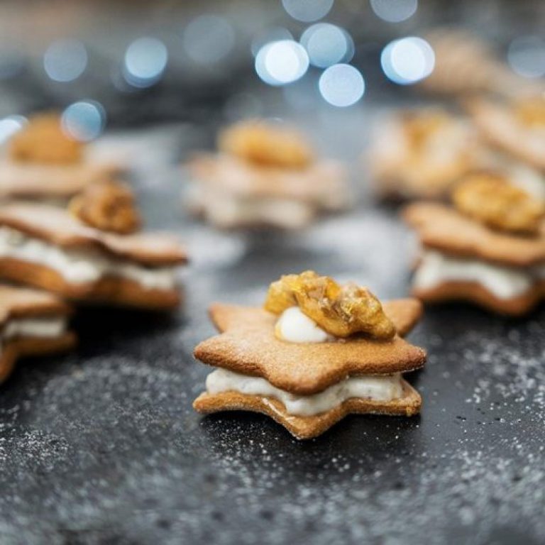 Vánoční cukroví: Medové cukroví s jogurtovo-ořechovým krémem