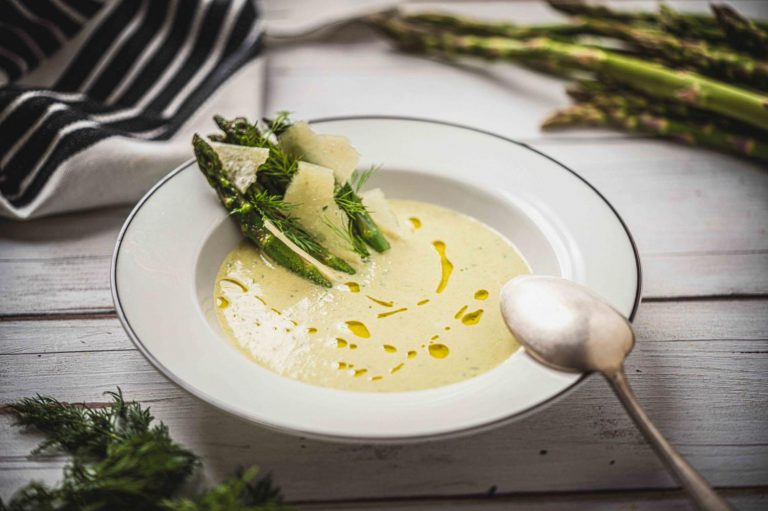 Chřestový krém s ovčím sýrem Chřestový krém s ovčím sýrem