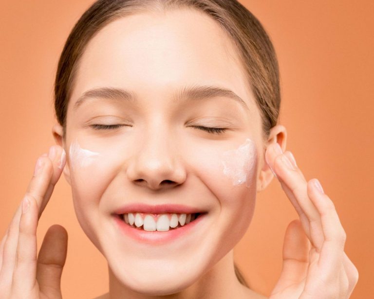 Effect by Canneff Pleťový krém s ceramidy: posílí přirozenou kožní bariéru Beauty tipy na říjen: objevili jsme pro vás novou vůni, skvělé olejové sérum, růstové sérum na řasy a další úžasné novinky