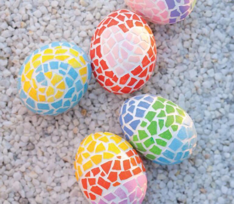 Velikonoční vajíčka: vyzkoušejte mozaiku ze skořápek Velikonoční vajíčka: vyzkoušejte mozaiku ze skořápek