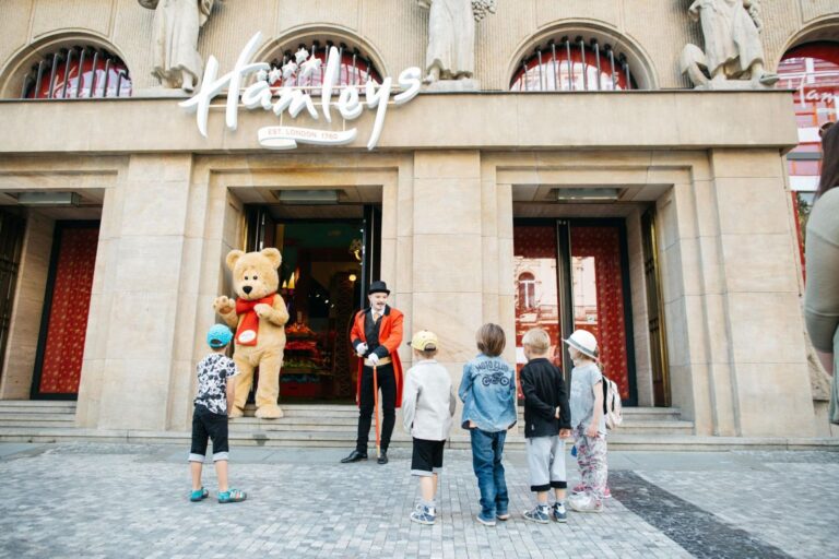 Pojďte si hrát do Hamleys, nevšedního zážitkového hračkářství se senzačními atrakcemi