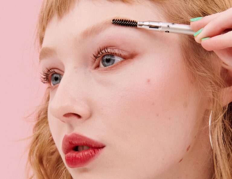 Objem obočí na maximum s Gimme Brow+ objemovou tužkou! Objem obočí na maximum s Gimme Brow+ objemovou tužkou!