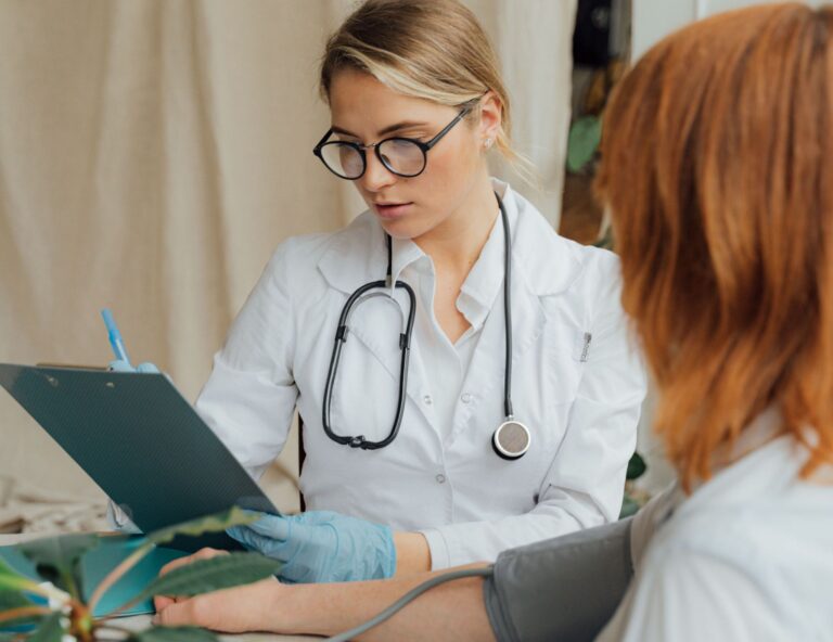 Preventivní prohlídky: jaká vyšetření podstoupit Preventivní prohlídky: na jaká vyšetření máte v roce 2025 nárok