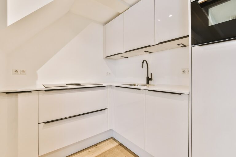 Úžasné triky pro nejkrásnější kuchyň ve střešním bytě Úžasné triky pro nejkrásnější kuchyň ve střešním bytě