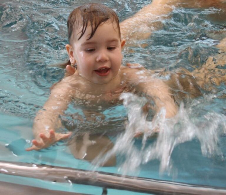 Jak naučit děti nebát se pod vodou