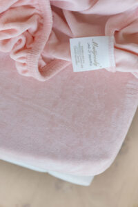 3)Prostěradlo z bavlněného mikroplyše si zamilujete na první dotek.