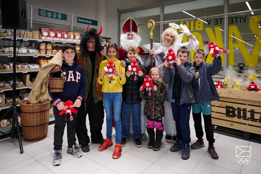 500 000 Kč České olympijské nadaci, aby i děti ze sociálně znevýhodněných rodin nebo děti s hendikepem mohly sportovat