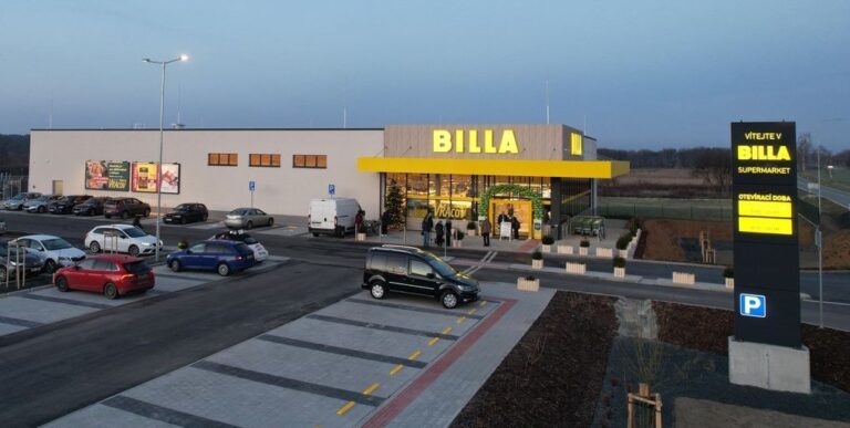 BILLA otevřela dřevěnou prodejnu a podpořila základní školu ve Vracově