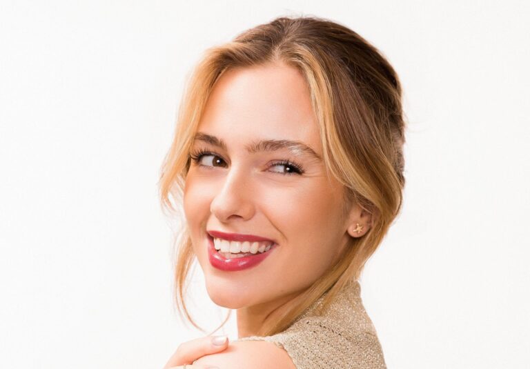 Kolekce Spring od Dermacol: vytvořte si minimalistiské líčení Kolekce Spring od Dermacol: vytvořte si minimalistiské líčení