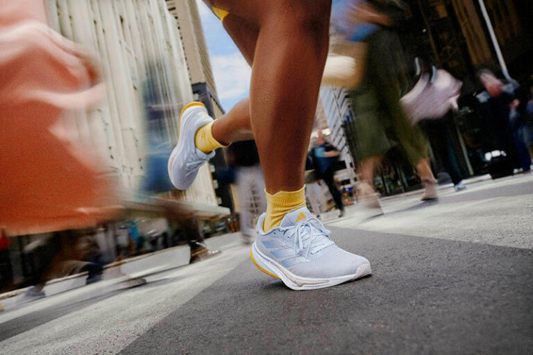 Z tělocvičny rovnou do města: Oblečení, které zvládne obojí