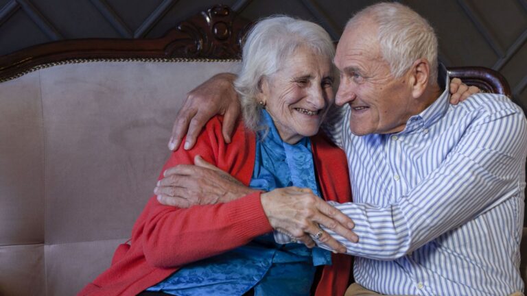 Modré zóny: oblasti s neobvykle vysokým počtem stoletých lidí Modré zóny: oblasti s neobvykle vysokým počtem stoletých lidí