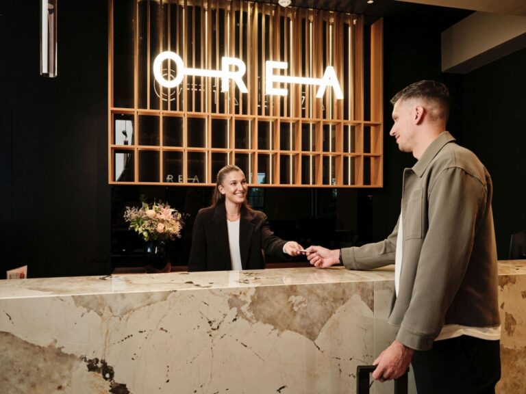 V hotelu není letní brigáda jen přivýdělek, může být první opravdovou školou práce